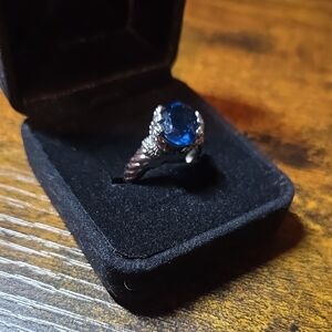 Radiant Gold and Emerald Statement Ring